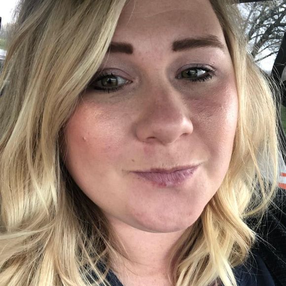 Meet your Posher, Jessica - Picture 1 of 1